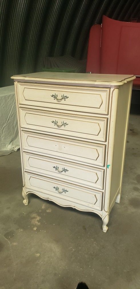 Vintage French Provincial Chest Of Drawers