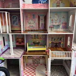 doll House 