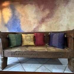 ANTIQUE SOUTHEAST ASIAN SETTEE WITH STORAGE