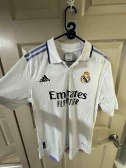Real Madrid 22/23 Home Kit Modric
