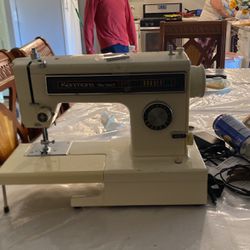Kenmroe Sewing Machine 