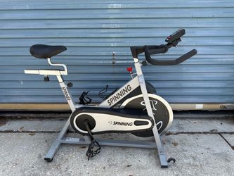 Star trac  Commercial spin bike