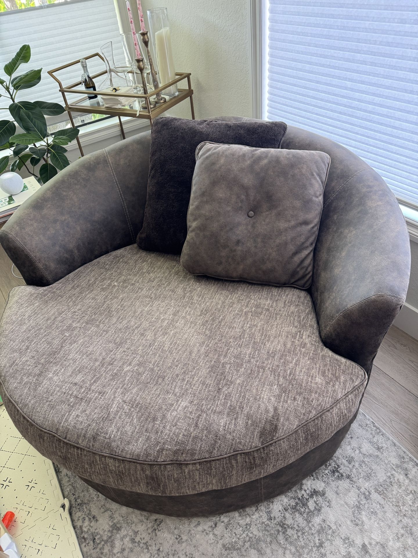 Swivel Leather Lounger Chair