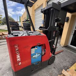 FORKLIFT RAYMOND MODEL 415-C35TT