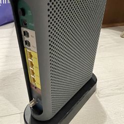 Motorola MT7711 24X8 Cable Modem/Router with Two Phone Ports, DOCSIS 3.0 Modem, and AC1900 Dual Band WiFi Gigabit Router, for Comcast XFINITY Internet