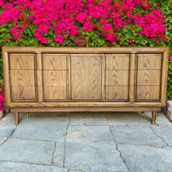 Thomasville Modern 9 Drawer Solid Wood Dresser