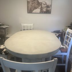 Dinning Table Seats 4 With Barstools