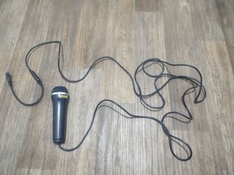 Guitar hero microphone