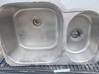 Stainless steel sink