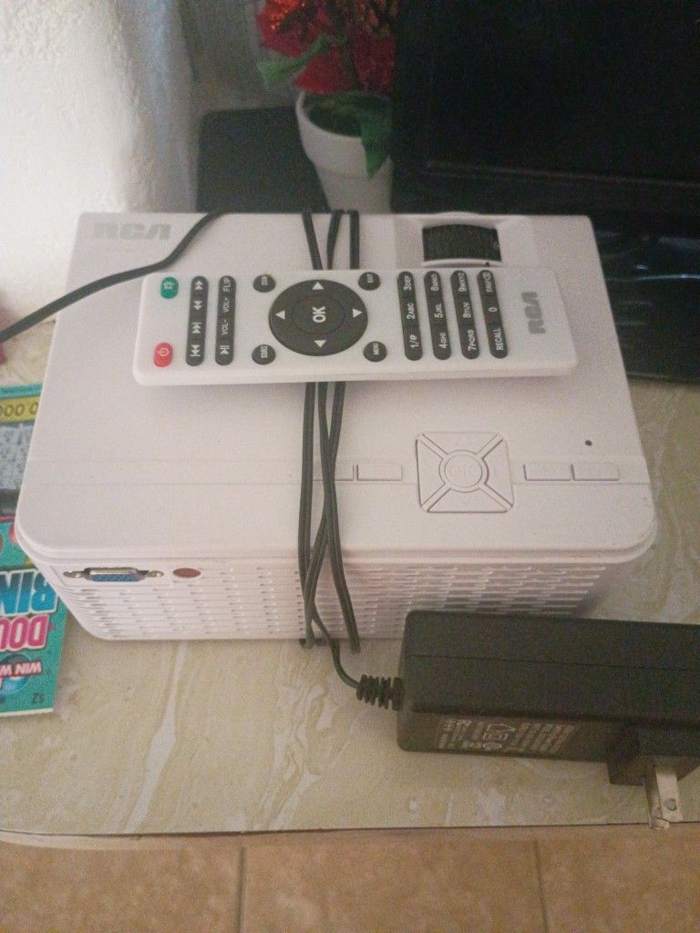 Rca Projector 25$