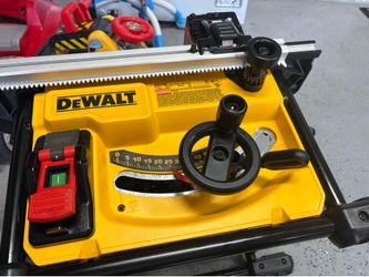 DEWALT DWE 7485 JOB SITE COMPACT TABLE SAW 8-1/4”.(LIKE NEW).