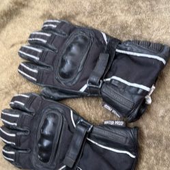 Gloves (safety gear).. pick up Alexander & Hulapai