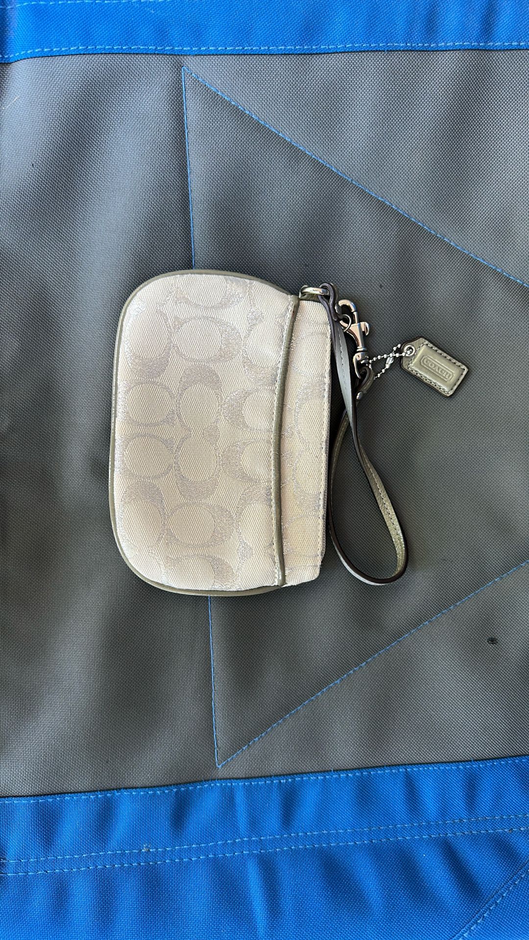 Wristlet