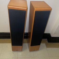 1997 Vienna Acoustics BACH Classic Floorstanding Speakers Gorgeous Condition Butterscotch Made in Vienna Austria. For a used pair in gorgeous conditio