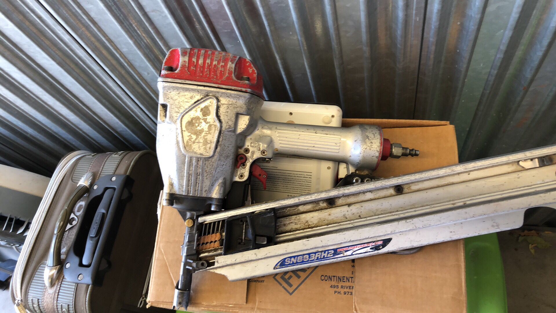 Nail gun