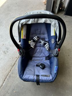 Graco Car Seat/ Baby Carrier