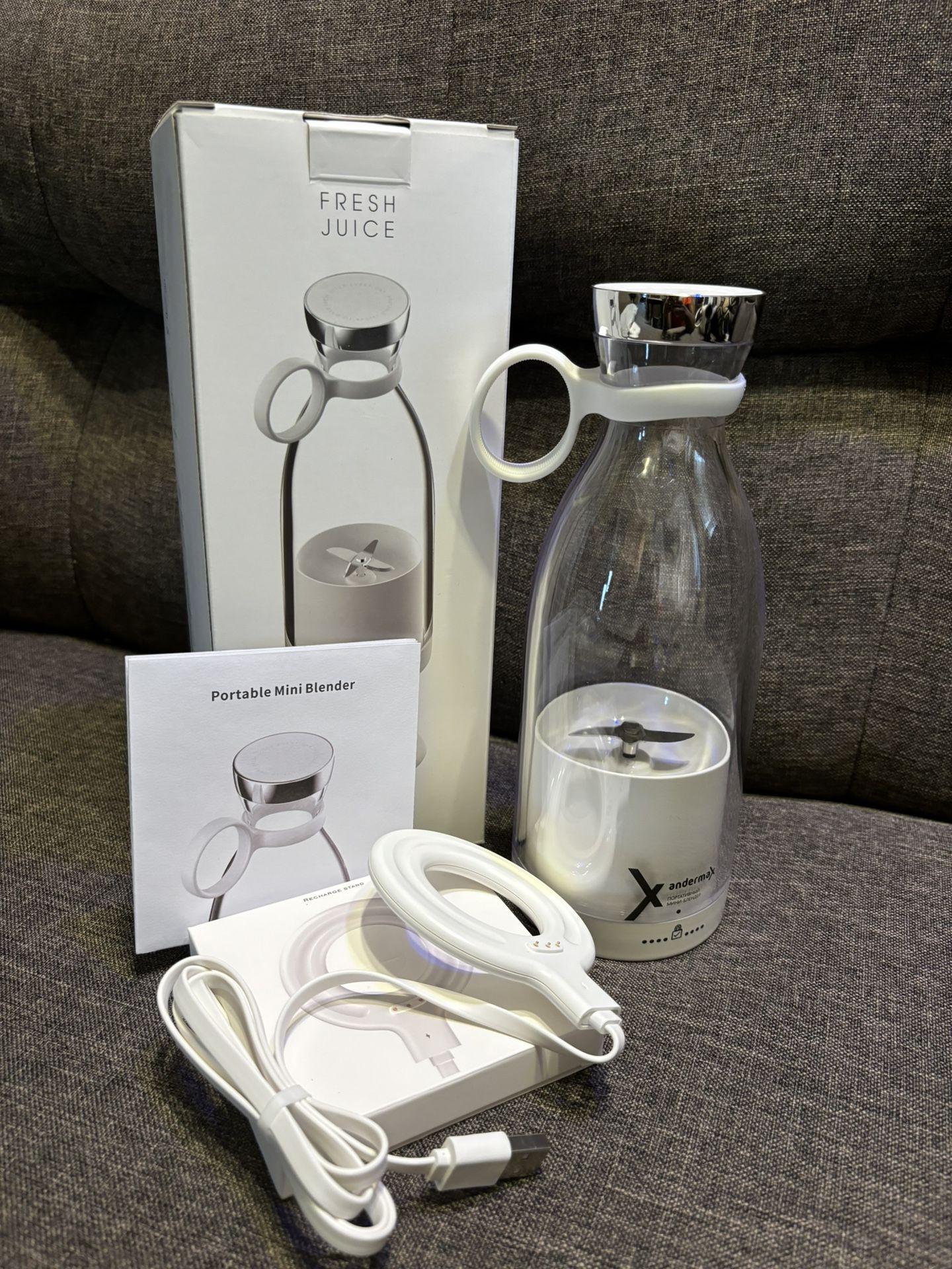 White Mini Blender- New