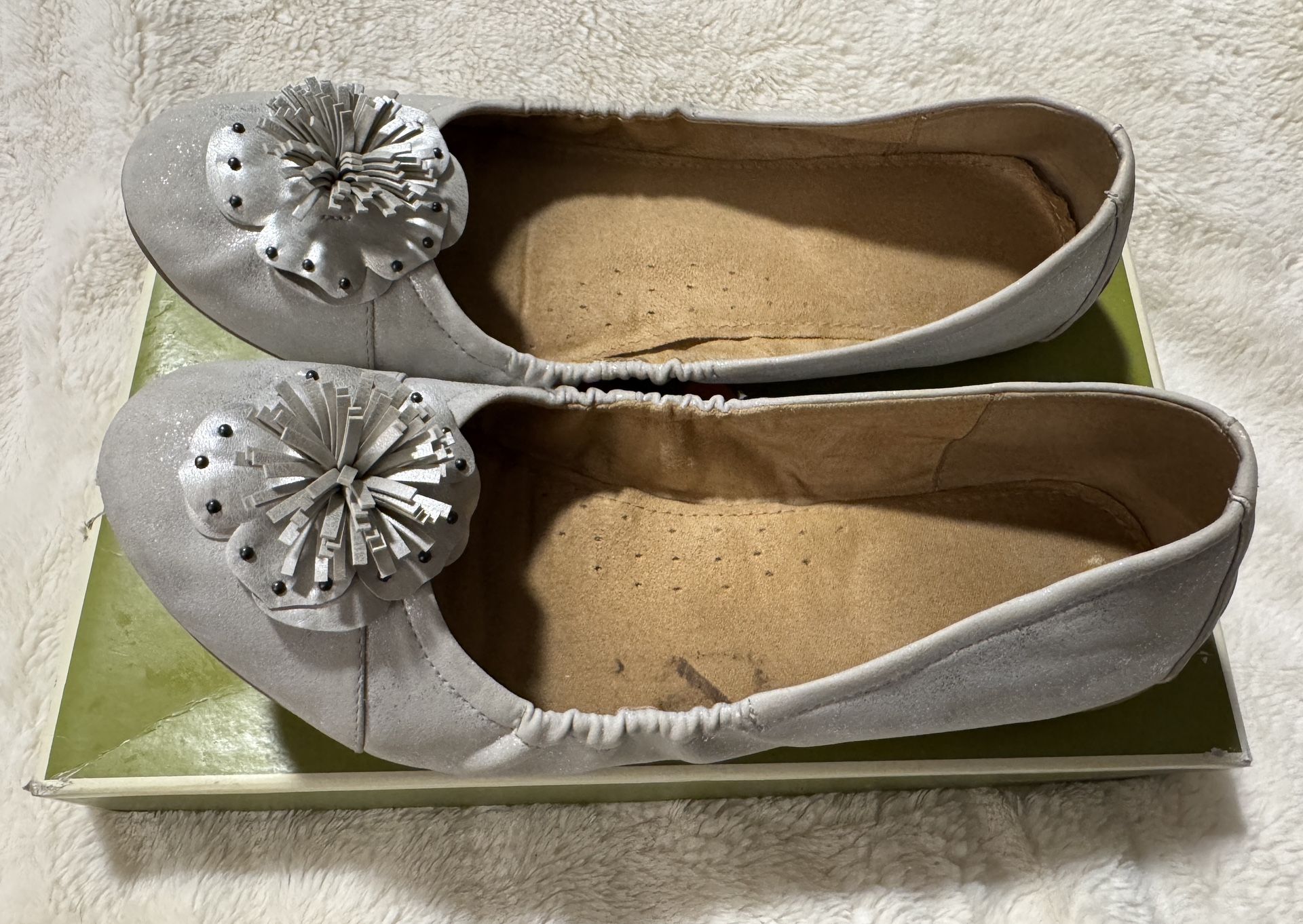 Naturalizer Flat Shoes