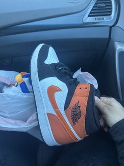 Jordan 1 Mids