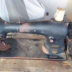 1938 Singer Industrial Sewing Machine Model 96-40 Vintage Machine And Tabletop price firm