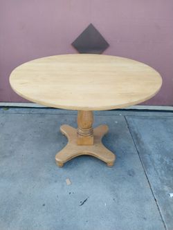 SOLID WOOD TABLE