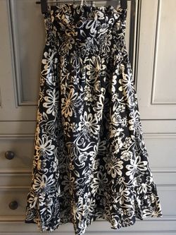 Charlotte Russe Large black and white cotton strapless/halter dress