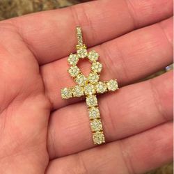 10k Diamond Cross