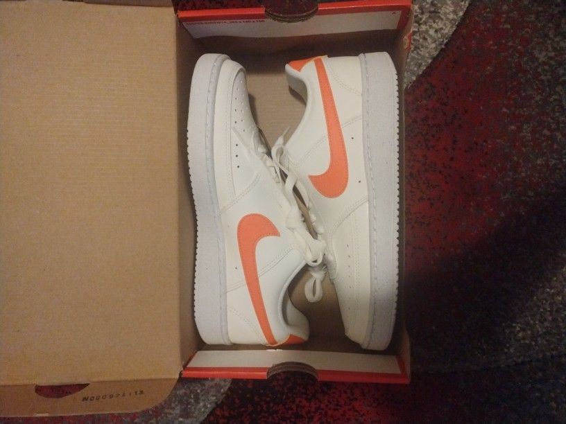 New Nike Size 6