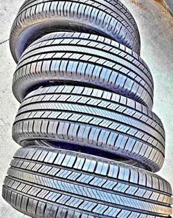205/55/16 Michelin 📍📍 Vendo un set de llantas con 80% de vida las 4 📍🌟