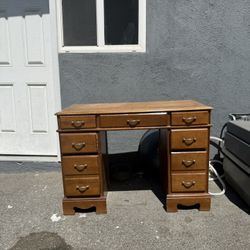 Classical Desk