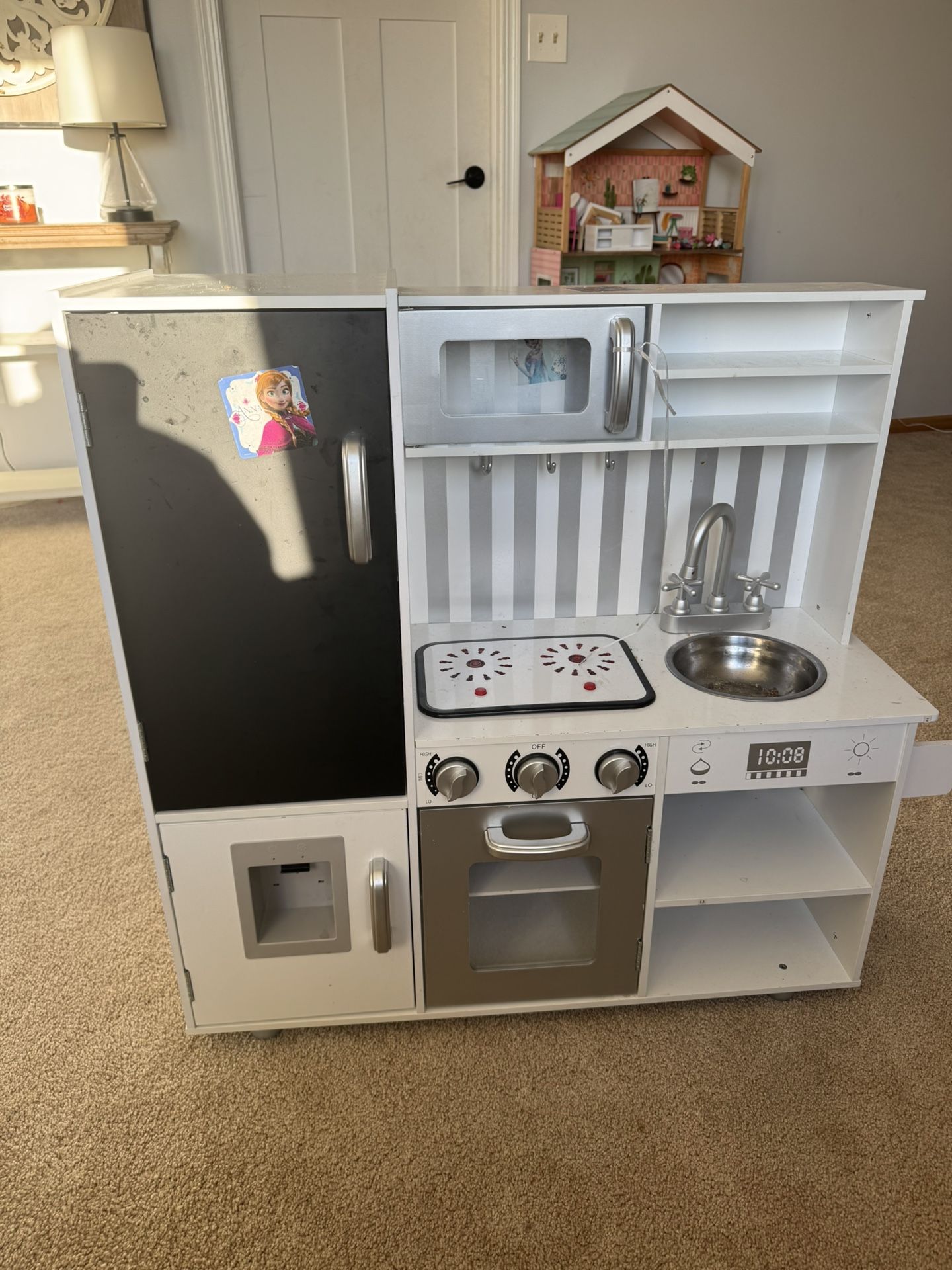Play Kitchen 