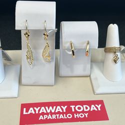 Sales For Mothers Day On Gold Jewelry 
