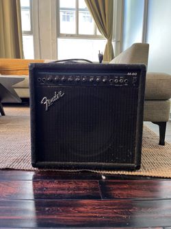 Fender M-80 Amp
