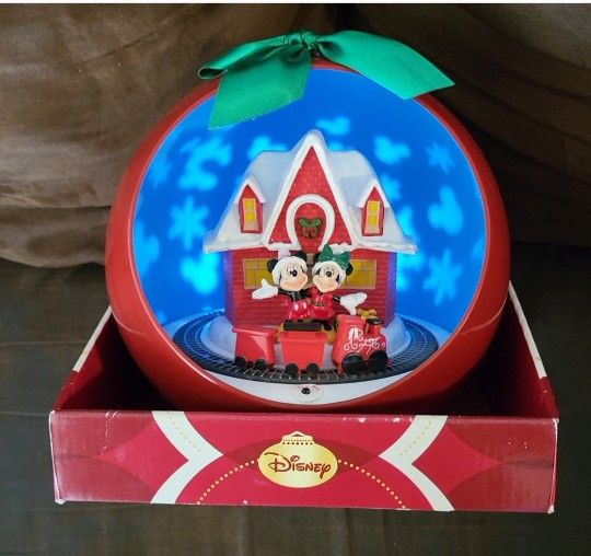 DISNEY CHRISTMAS 🎄 MUSICAL LIGHT UP ORNAMENT