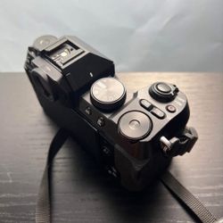FUJIFILM X-S20