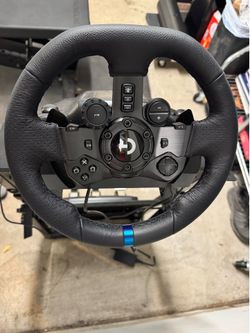 Logitech G923 Racing Wheel and pedals