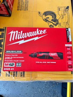Milwaukee M12 Rotary Tool Kit