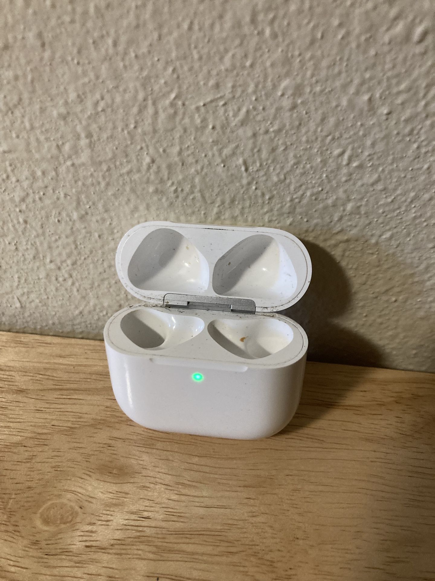 Apple Charging Case For Airpods 4 A3058 White.