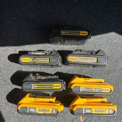 Dewalt 20v baterías 🔋 $25 each cada una firme precio