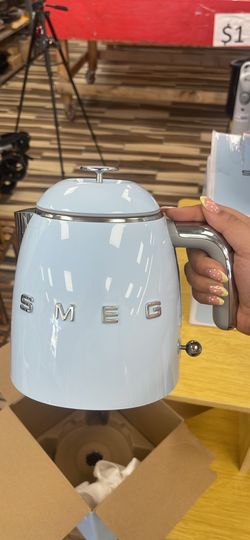 SMEG mini kettle in blue