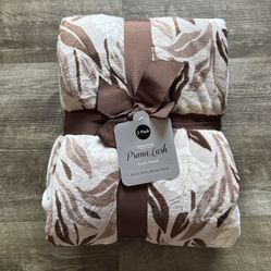 New Plush Throw 2 Pack 