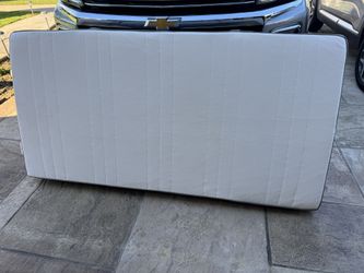 Toddler bed / Blue Upholstered Bed Frame