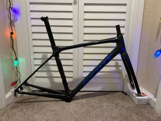 Road Bike😊Giant TRC Carbon Frame set Small Size