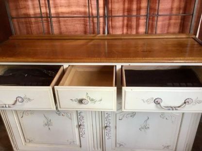 Ethan Allen Furniture (80% Off)