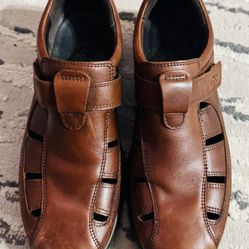 Ecco Shoe Size 43 In Good Condition Asking $50. 