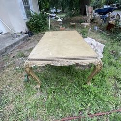 Solid Oak Dinning Room Table