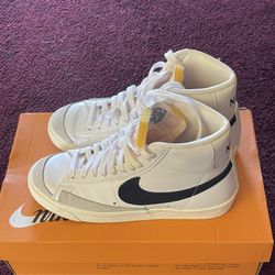 NIKE w BLAZER MID "77