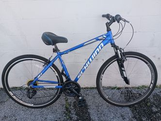 Schwinn GTX1 Mountain Bike – 28" Wheels – Ready to Ride