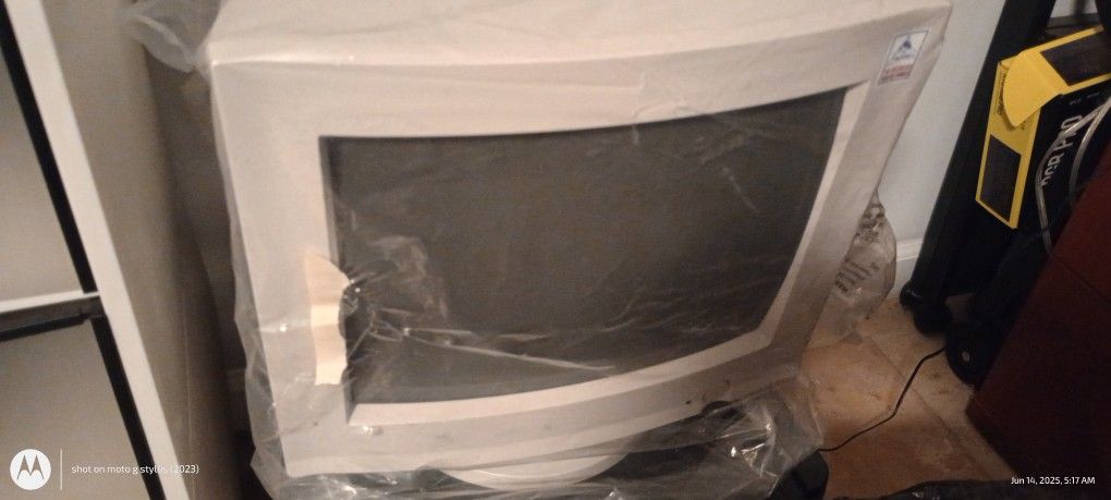 15" Korea Data Systems CRT Monitor
