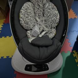 4 moms chair 